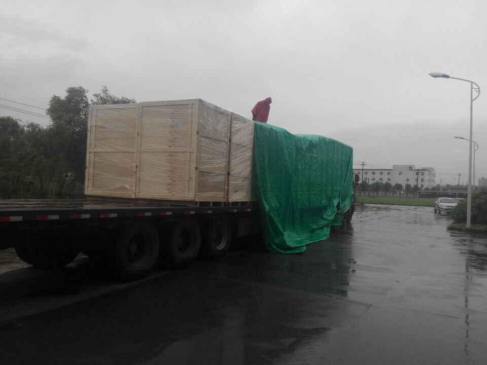 2017年6月北京創(chuàng)聯(lián)匯通電氣-雨中發(fā)貨現(xiàn)場，一直以顧客服務(wù)為較好